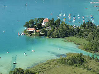 Seenschleife Etappe5 08 Woerthersee mit Blick auf Maria Loretto KaerntenWerbung FranzGerdl Schloss Maria Loretto